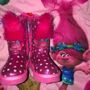 ✨✨💕TROLLS POPPY BOOTS💕💕WILL TAKE OFFERS